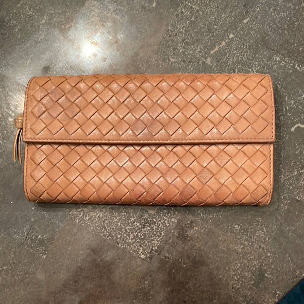 Bottega Veneta wallet.